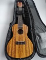 Kai KCI-30M z pokrowcem (ukulele koncertowe)
